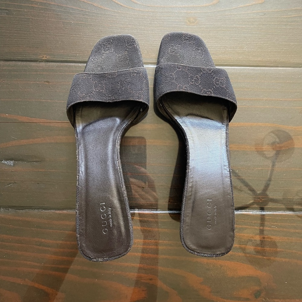 GUCCI TOM FORD KITTEN HEEL